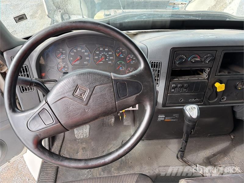 International 4400 SBA Kabine i unutrašnjost