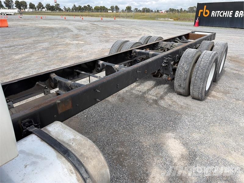 International 4400 SBA Kabine i unutrašnjost