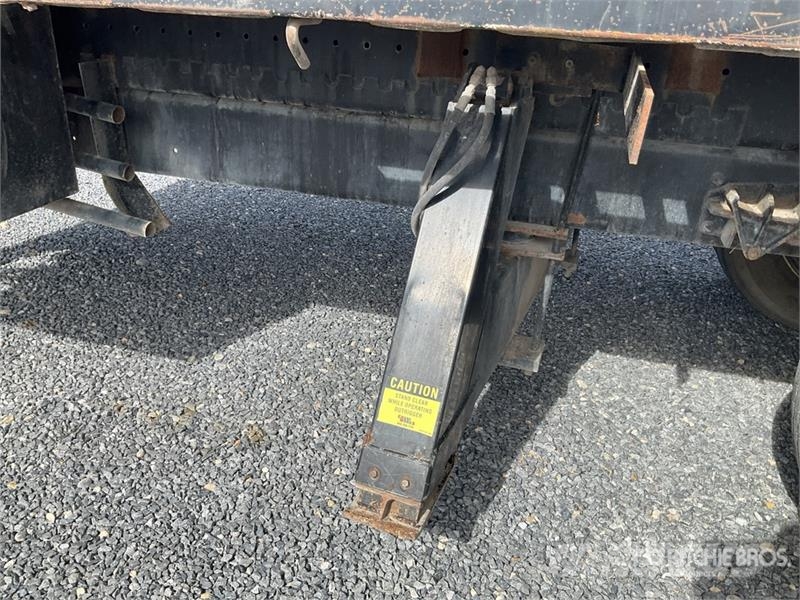 International 500E2 34000 lb Straight Boom on International 4200 Camiones grúa