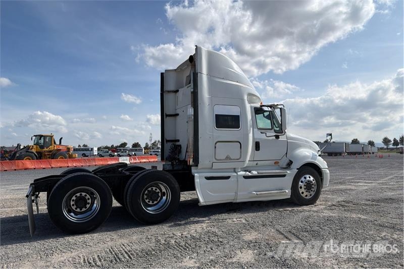 International 6x4 T/A Sleeper Truck Tractor Sattelzugmaschinen