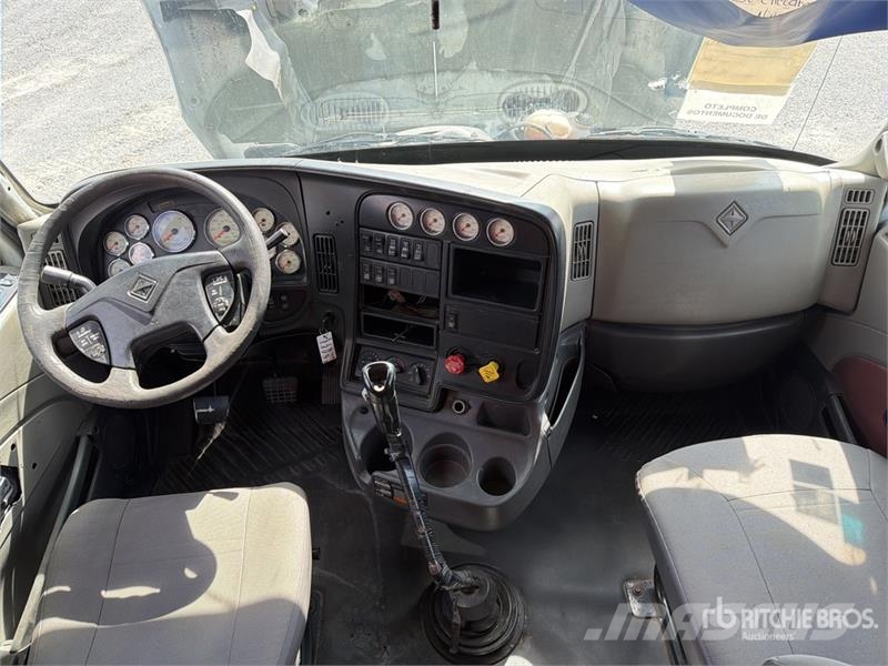 International 6x4 T/A Sleeper Truck Tractor Sattelzugmaschinen