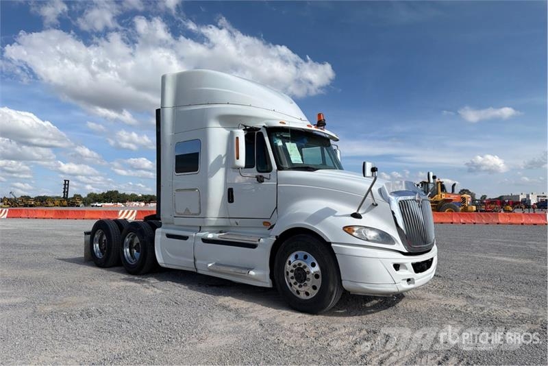 International 6x4 T/A Sleeper Truck Tractor Sattelzugmaschinen