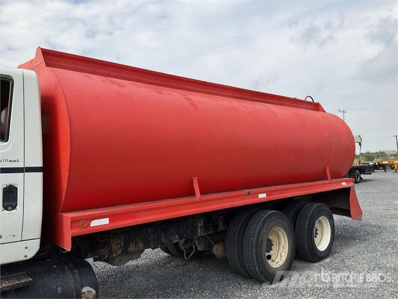 International 7600 Veepaagiga autod
