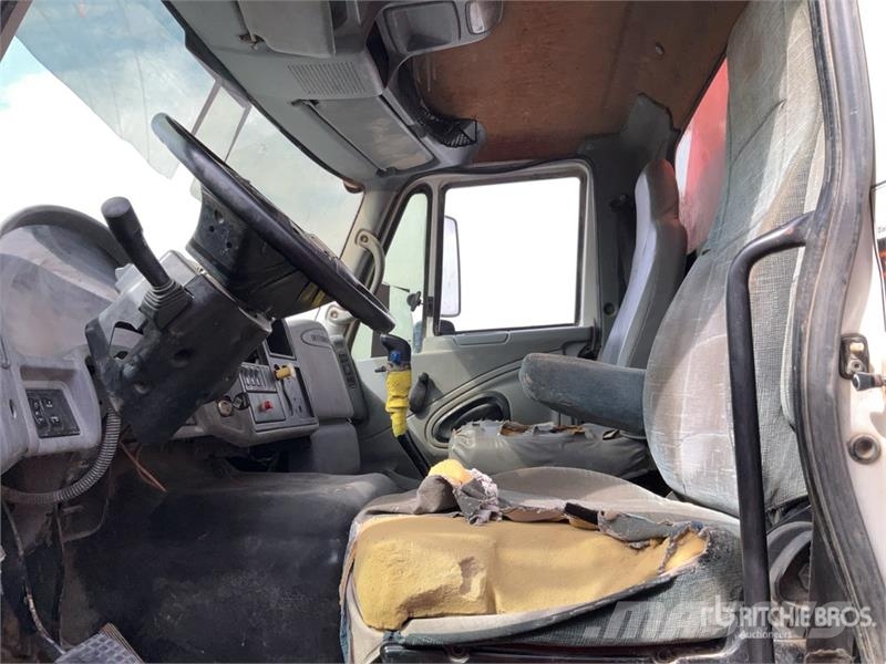 International 7600 Veepaagiga autod