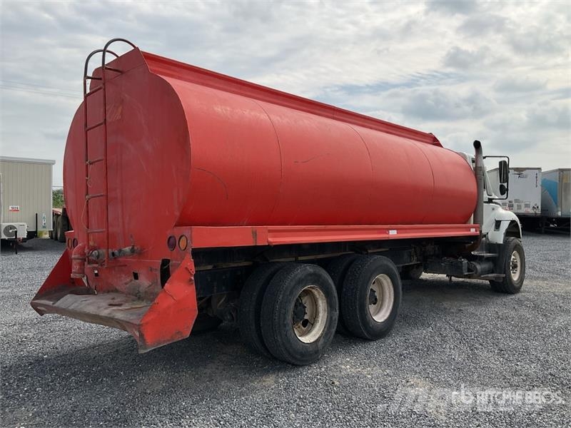 International 7600 Veepaagiga autod
