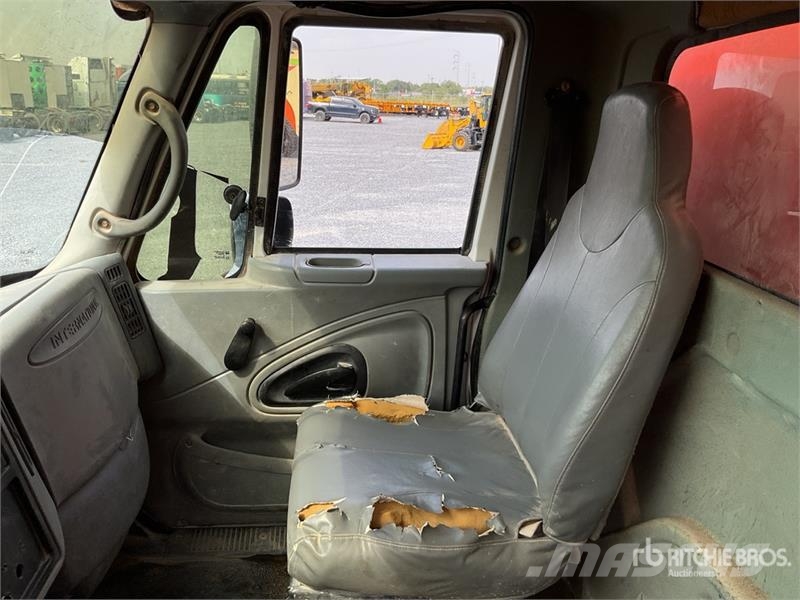 International 7600 Veepaagiga autod
