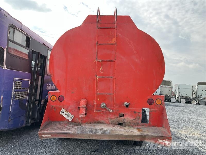 International 7600 Veepaagiga autod