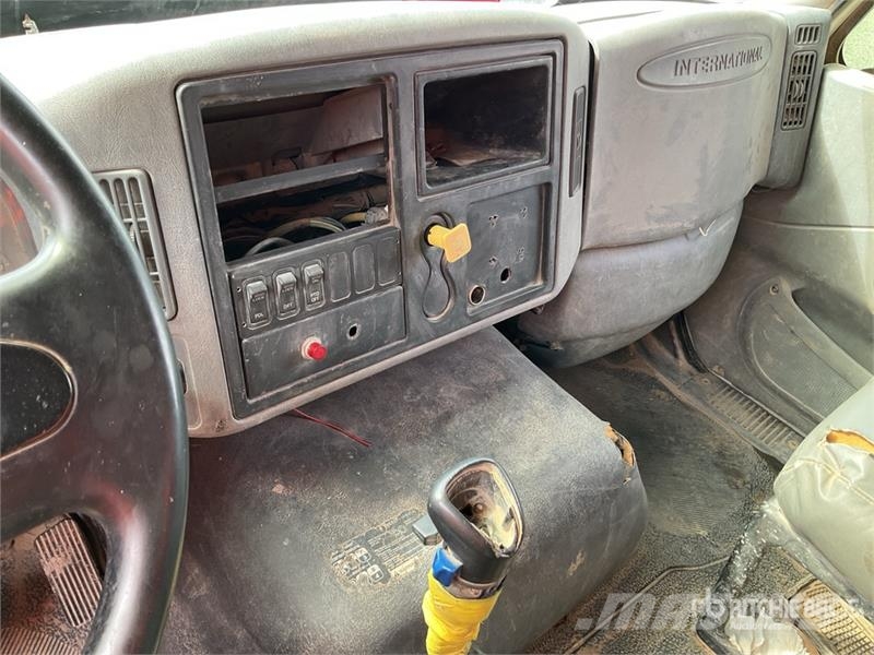International 7600 Veepaagiga autod