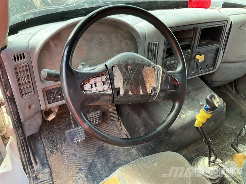 International 7600 Veepaagiga autod