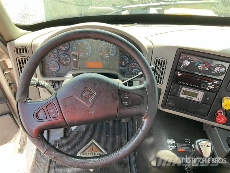 International 8600 Tractor Units