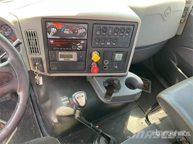 International 8600 Tractor Units