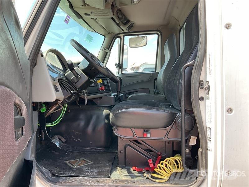 International 8600 Tractor Units