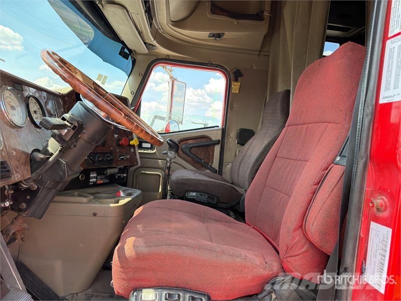 International 9200i Tractor Units