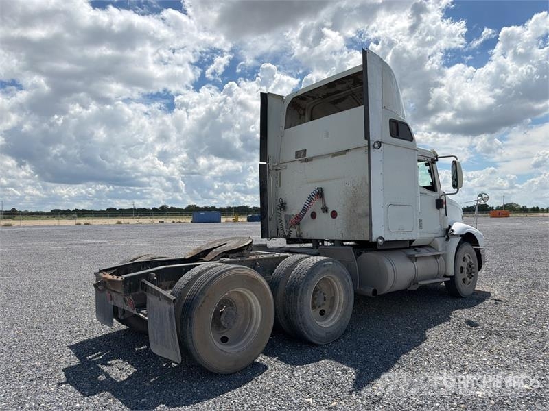 International 9200i Tractor Units