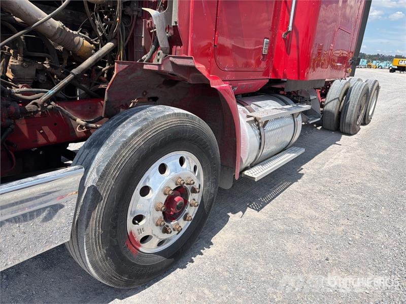 International 9200i Tractor Units