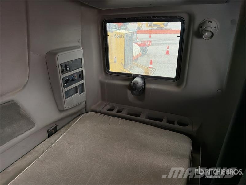 International Prostar+113 وحدات الجر