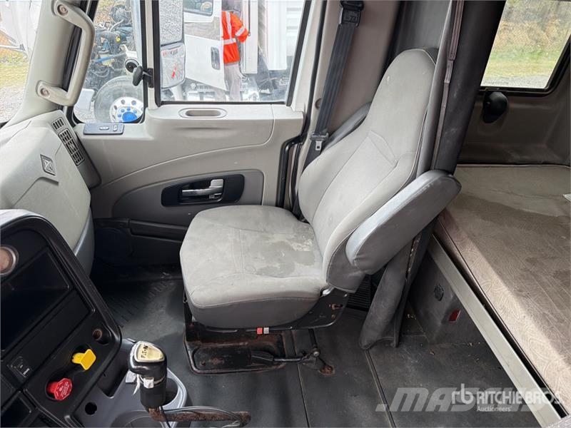 International Prostar+113 Tractor Units
