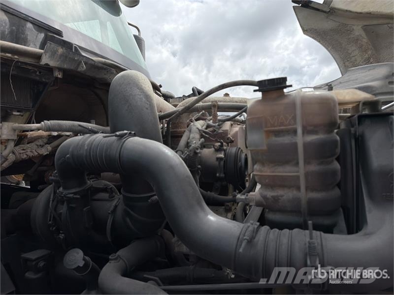 International Prostar+113 وحدات الجر