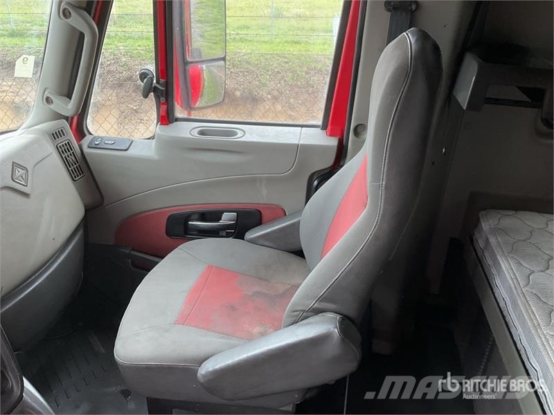 International ProStar 6x4 Tractocamion con Dormitorio / T/A Slee Tegljači