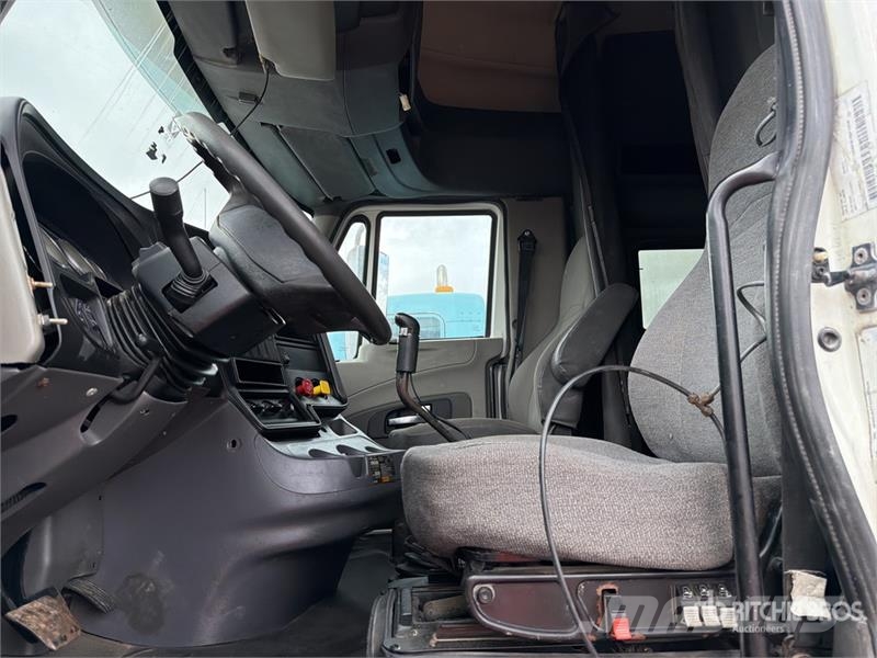 International Prostar+113 Autotractoare