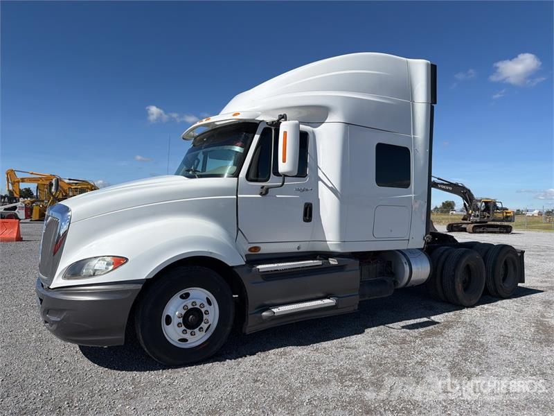 International ProStar 6x2 Tractocamion con Dormitorio / T/A Slee Седельные тягачи