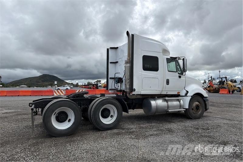 International Prostar+113 Autotractoare