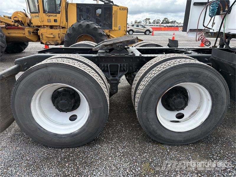 International Prostar+113 وحدات الجر