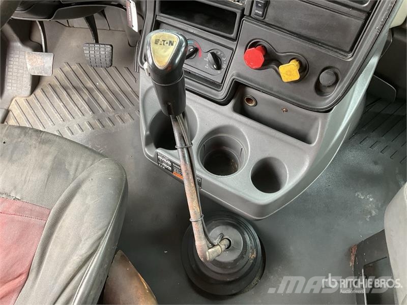 International ProStar 6x4 Tractocamion con Dormitorio / T/A Slee Tegljači