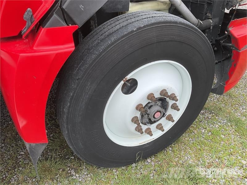 International ProStar 6x4 Tractocamion con Dormitorio / T/A Slee Tegljači