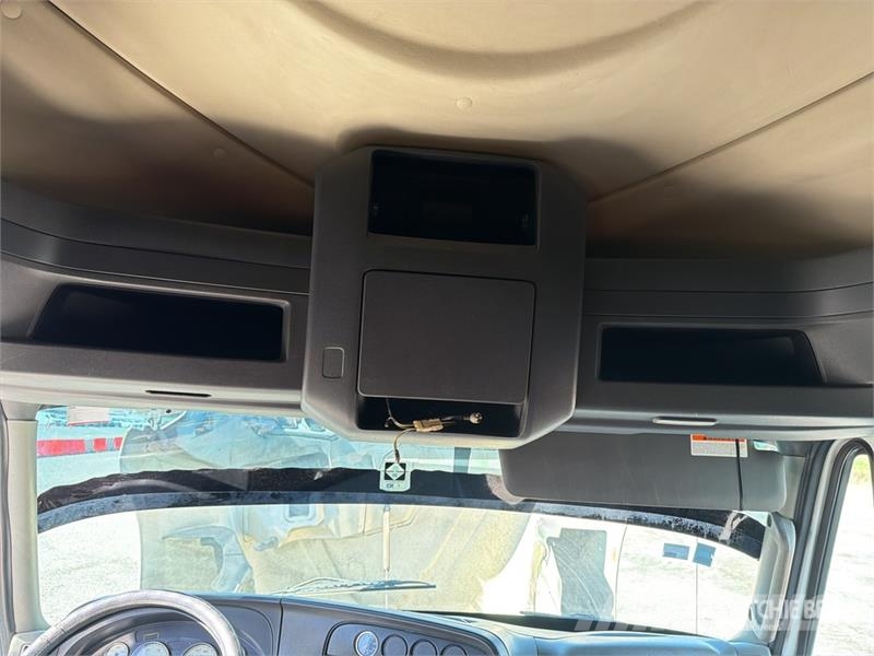 International ProStar 6x2 Tractocamion con Dormitorio / T/A Slee Седельные тягачи