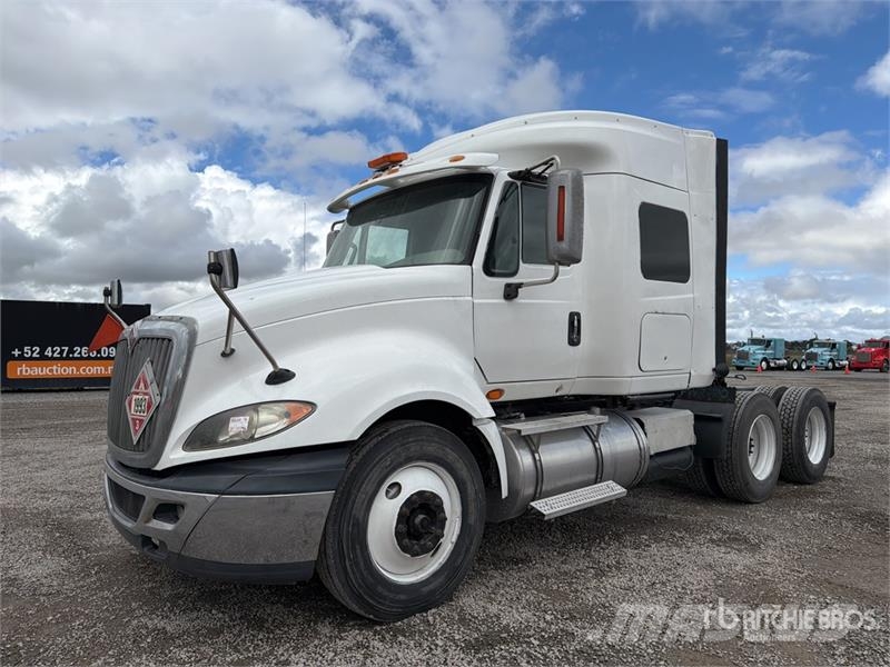 International Prostar+113 Trekkers