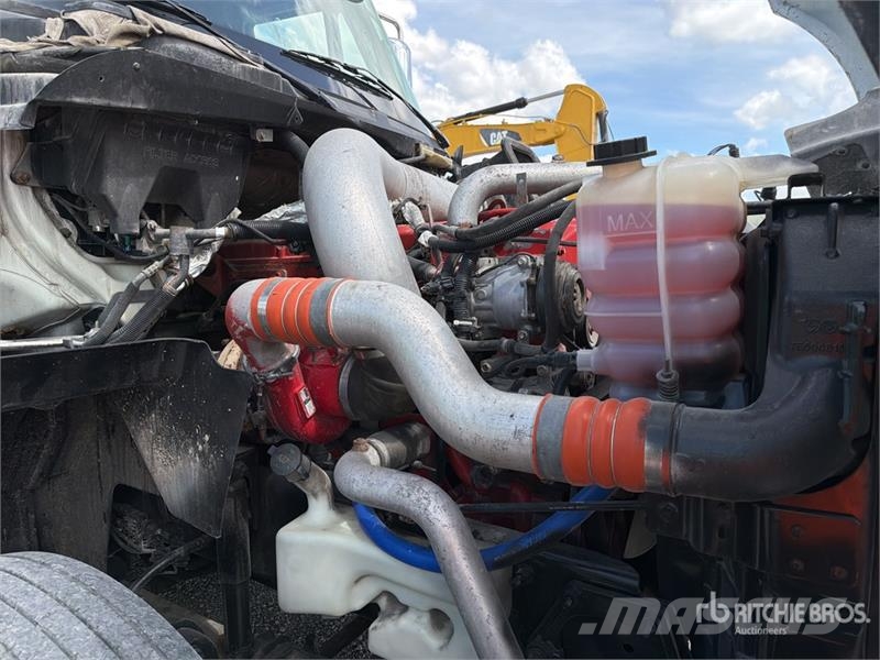 International Prostar 6x4 Tractocamion con Dormitorio / T/A Slee Тягачі