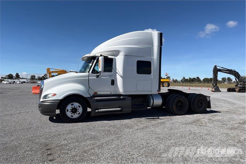International ProStar 6x2 Tractocamion con Dormitorio / T/A Slee Sattelzugmaschinen