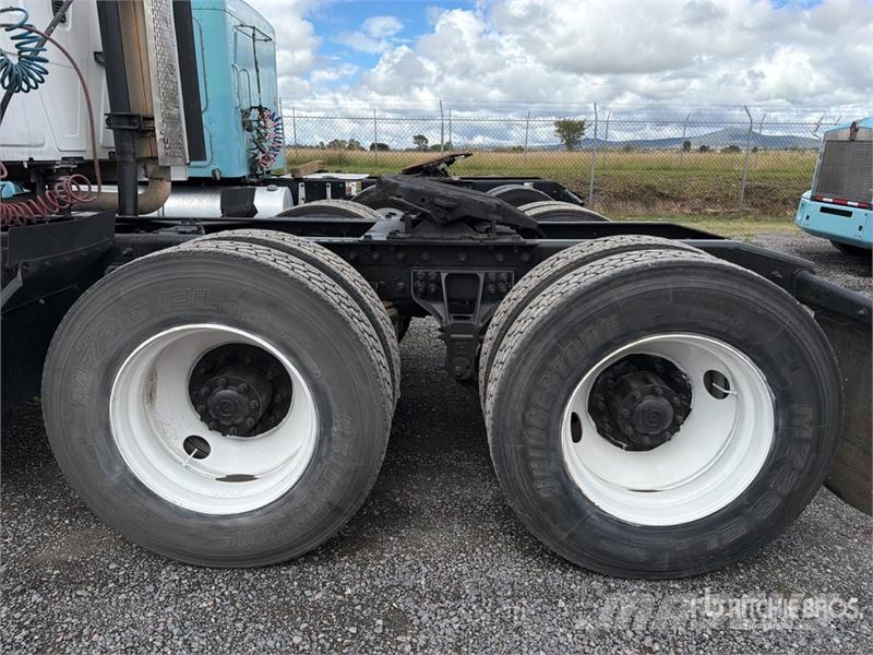 International Prostar+113 Autotractoare