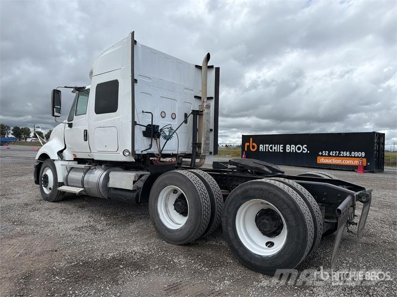 International Prostar+113 Trekkers