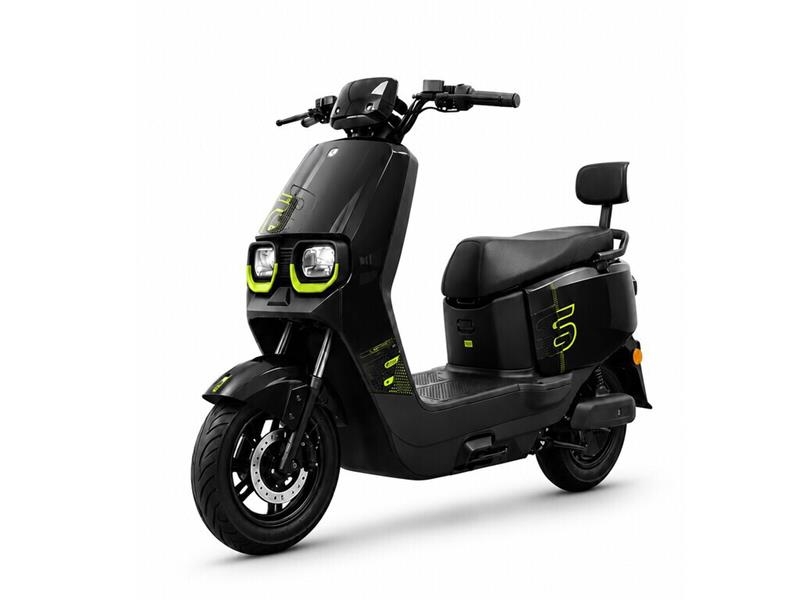IRMOTO-BLACK Motoneta Electrica (Sin Usar) / Moped Kistehergépjárművek