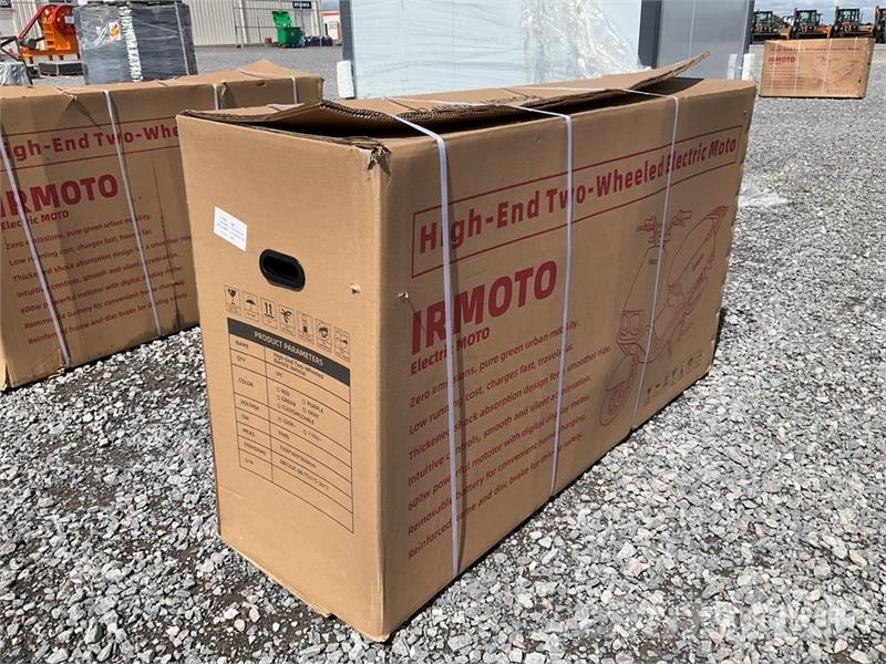 IRMOTO-RED Motoneta Electrica (Sin Usar) / Moped ( Samochody osobowe