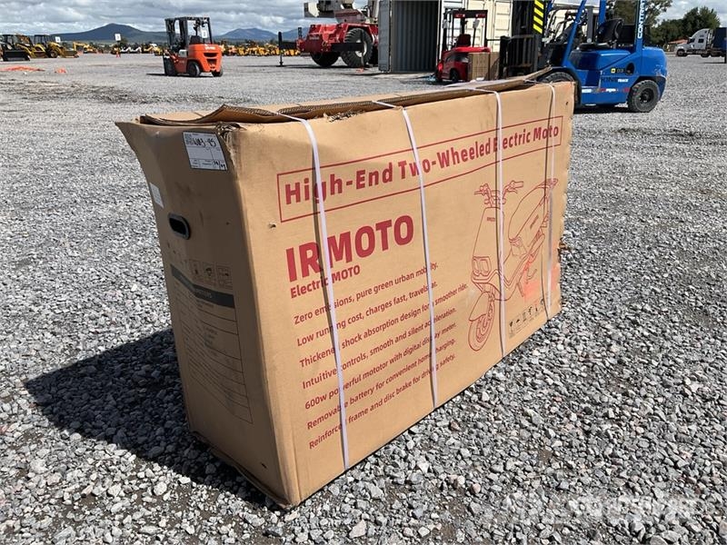 IRMOTO-RED Motoneta Electrica (Sin Usar) / Moped ( Samochody osobowe