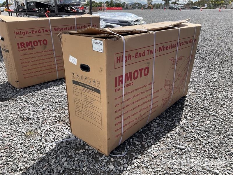 IRMOTO-RED Motoneta Electrica (Sin Usar) / Moped ( Samochody osobowe
