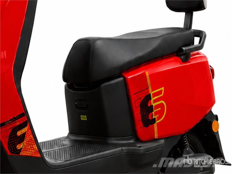 IRMOTO-RED Motoneta Electrica (Sin Usar) / Moped ( Kistehergépjárművek