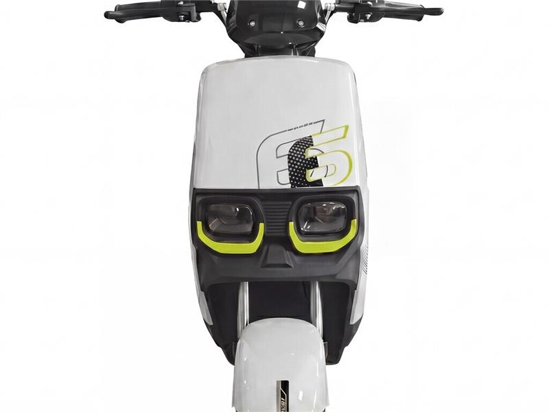 IRMOTO-WHITE Motoneta Electrica (Sin Usar) / Moped Kistehergépjárművek