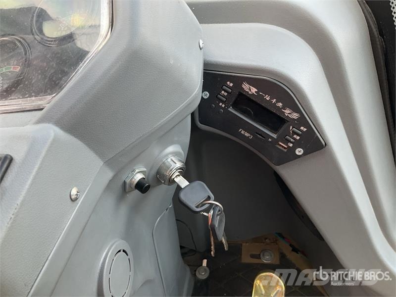  Iron Bull L36 Cargador sobre Neumaticos / Wheel Lo Iekrāvēji uz riteņiem