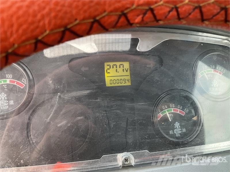  Iron Bull L36 Cargador sobre Neumaticos / Wheel Lo Iekrāvēji uz riteņiem