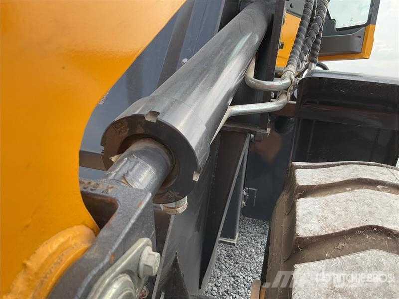  Iron Bull L36 Cargador sobre Neumaticos / Wheel Lo Iekrāvēji uz riteņiem