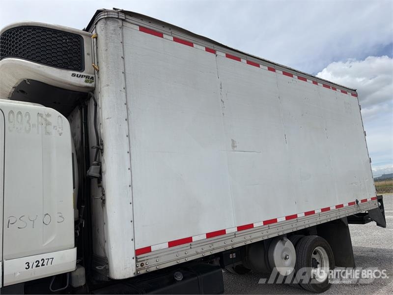 Isuzu FTR 4x2 Camion con Caja Refrigerada / Refrigerated شاحنات بدرجة حرارة قابلة للضبط