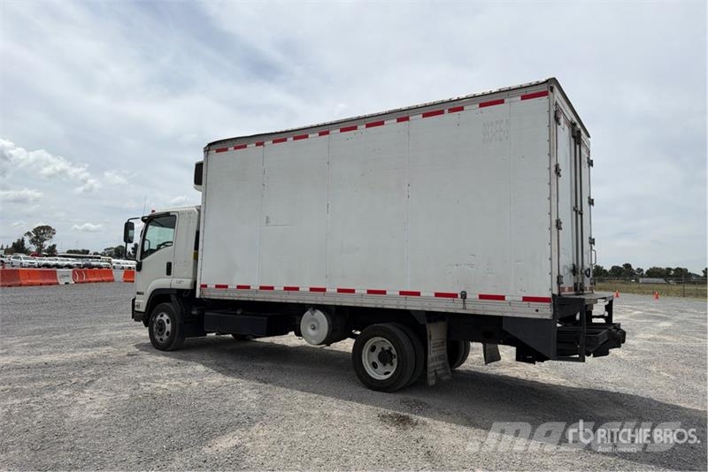 Isuzu FTR Camion con Caja Refrigerada / Refrigerated Tru Hűtős