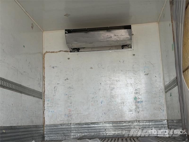 Isuzu FTR Camion con Caja Refrigerada / Refrigerated Tru Kühlkoffer