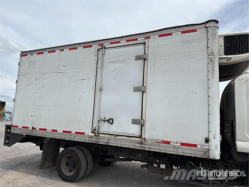 Isuzu FTR Camion con Caja Refrigerada / Refrigerated Tru Kühlkoffer