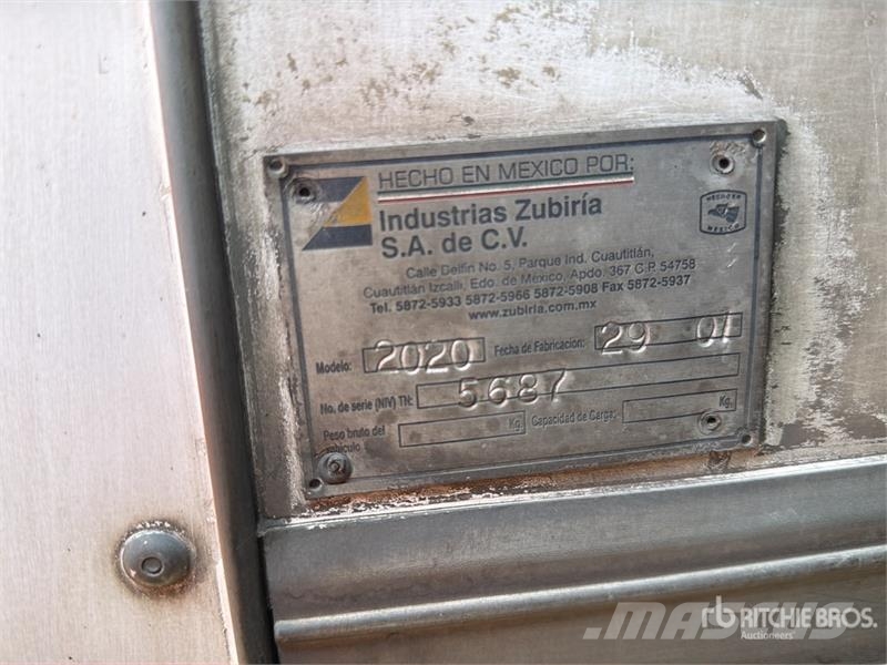 Isuzu FTR Camion con Caja Refrigerada / Refrigerated Tru Kühlkoffer