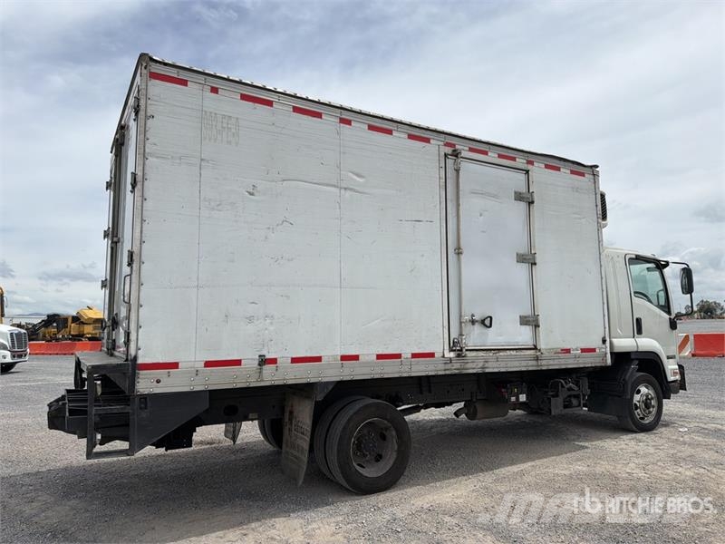 Isuzu FTR Camion con Caja Refrigerada / Refrigerated Tru Kühlkoffer